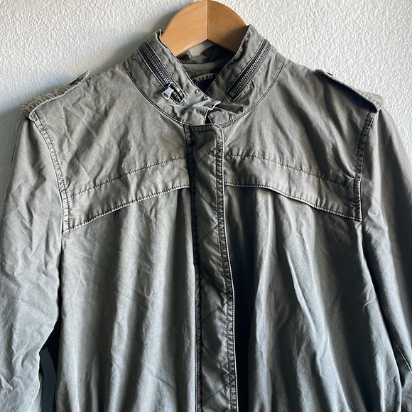 Levi's Women's Legacy Cotton Lightweight Fishtail Anorak Jacket New Army Green M - Picture 5 of 11